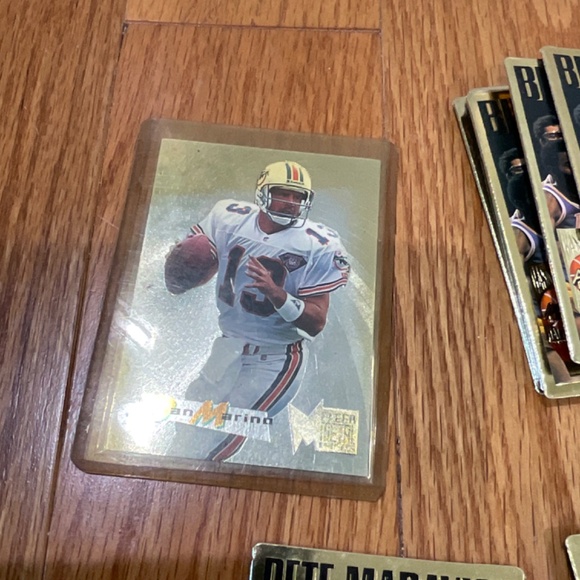 Assorted Topps Fleer Basketball Player Cards from 1990's - Picture 5 of 5